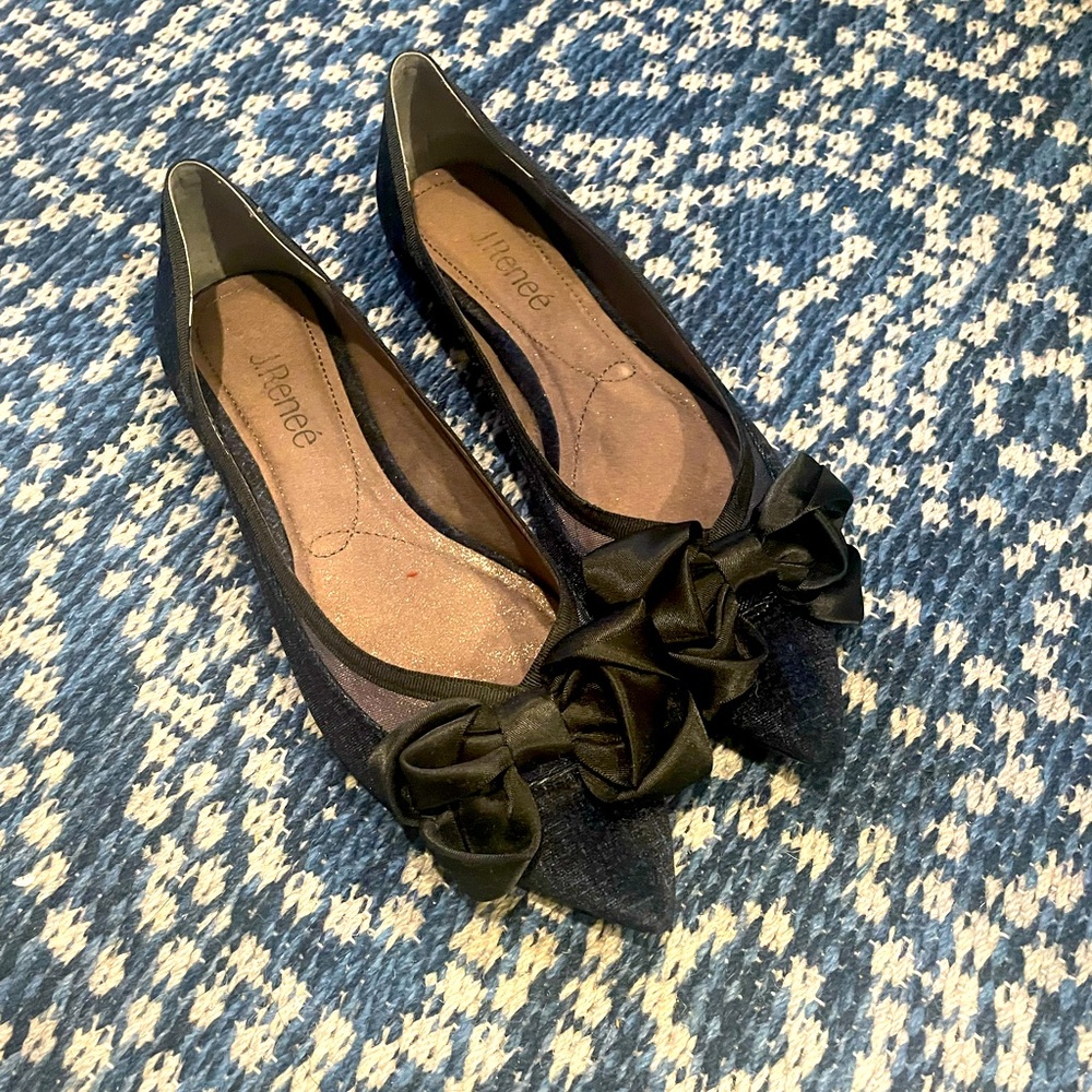 Pointed toe velvet bow flats